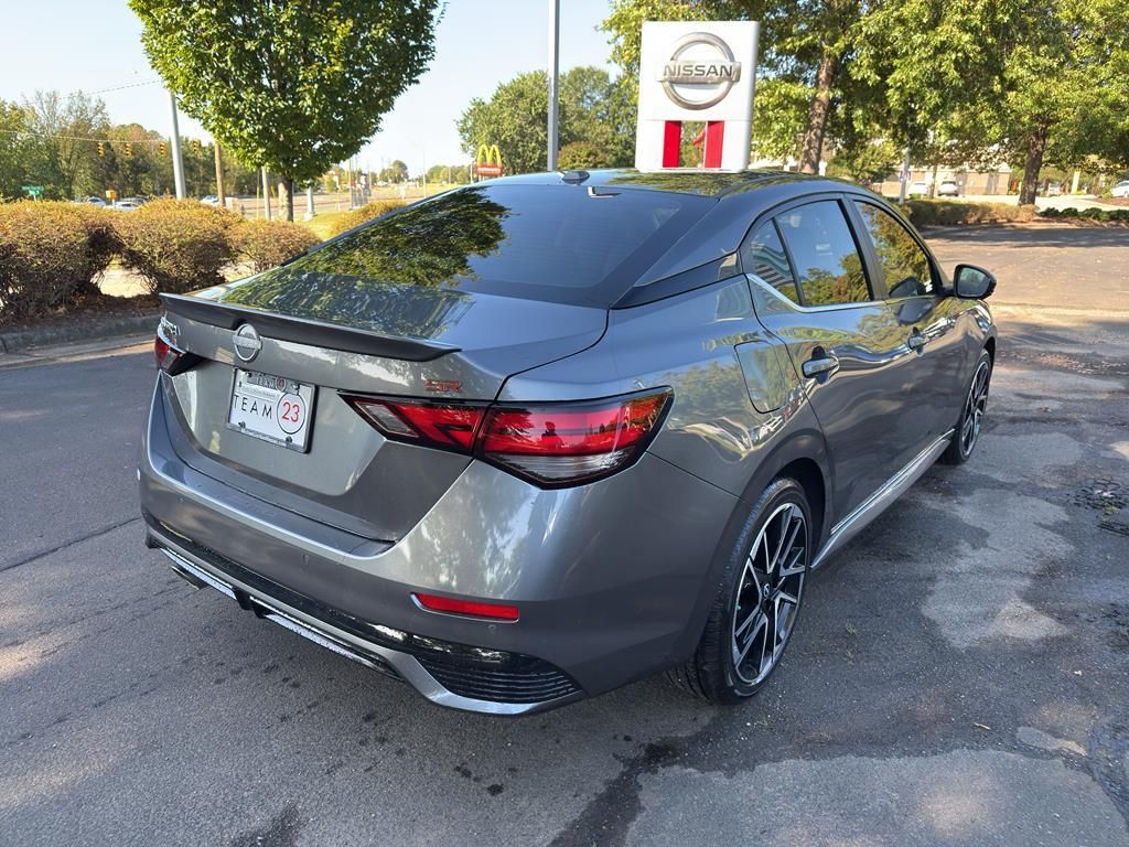 2025 Nissan Sentra SR Image 5 of 32