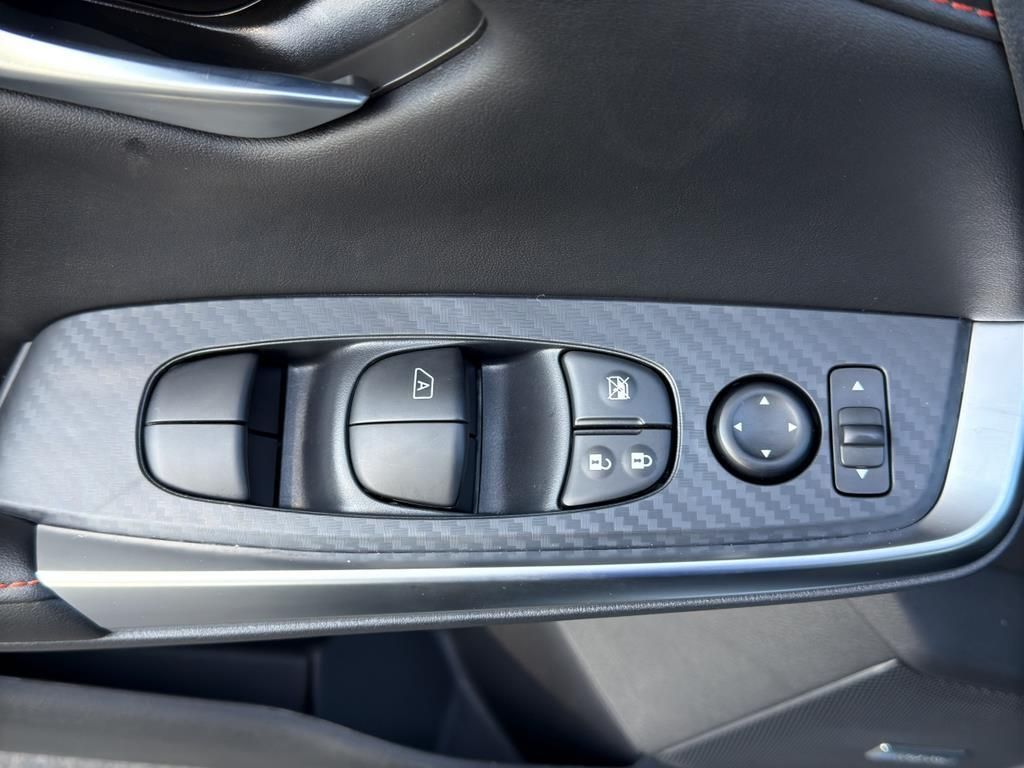 2025 Nissan Sentra SR Image 24 of 32