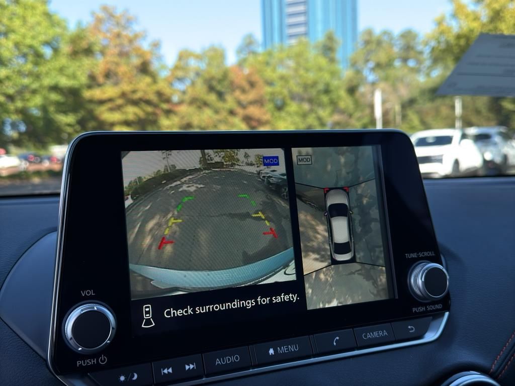 2025 Nissan Sentra SR Image 16 of 32