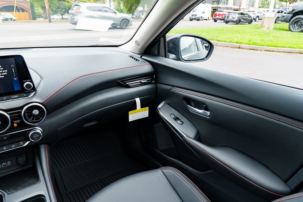 2025 Nissan Sentra SR Image 18 of 30