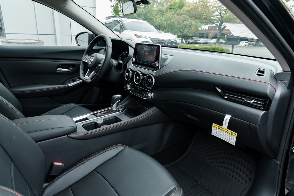 2025 Nissan Sentra SR Image 19 of 30