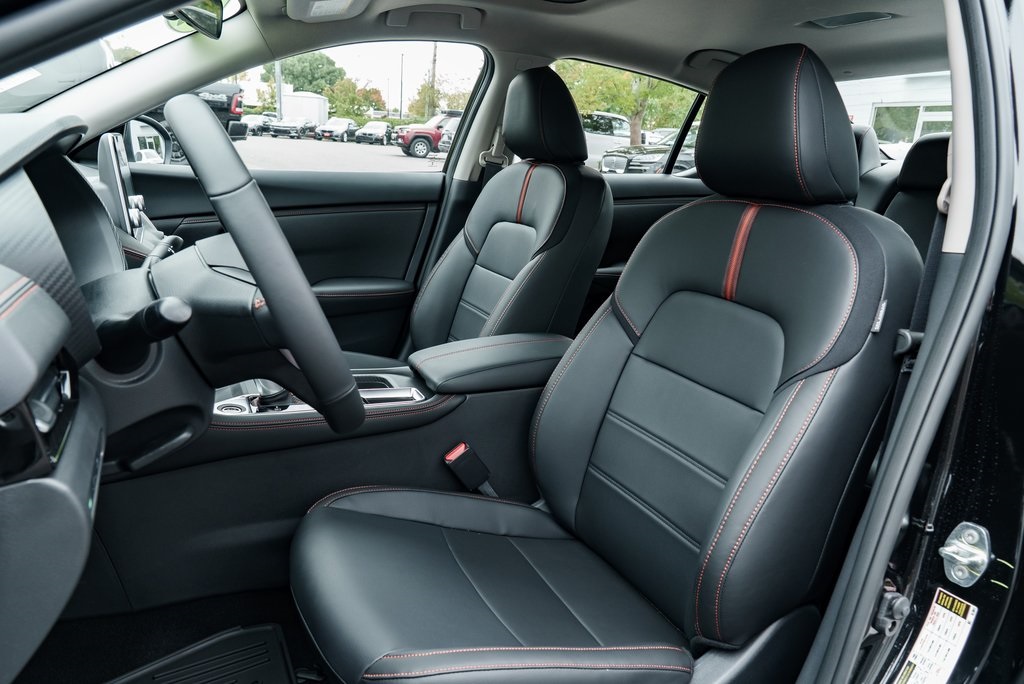 2025 Nissan Sentra SR Image 13 of 30