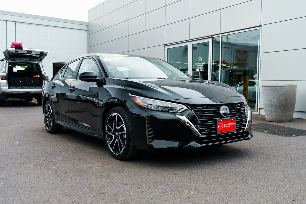 2025 Nissan Sentra SR Image 4 of 30