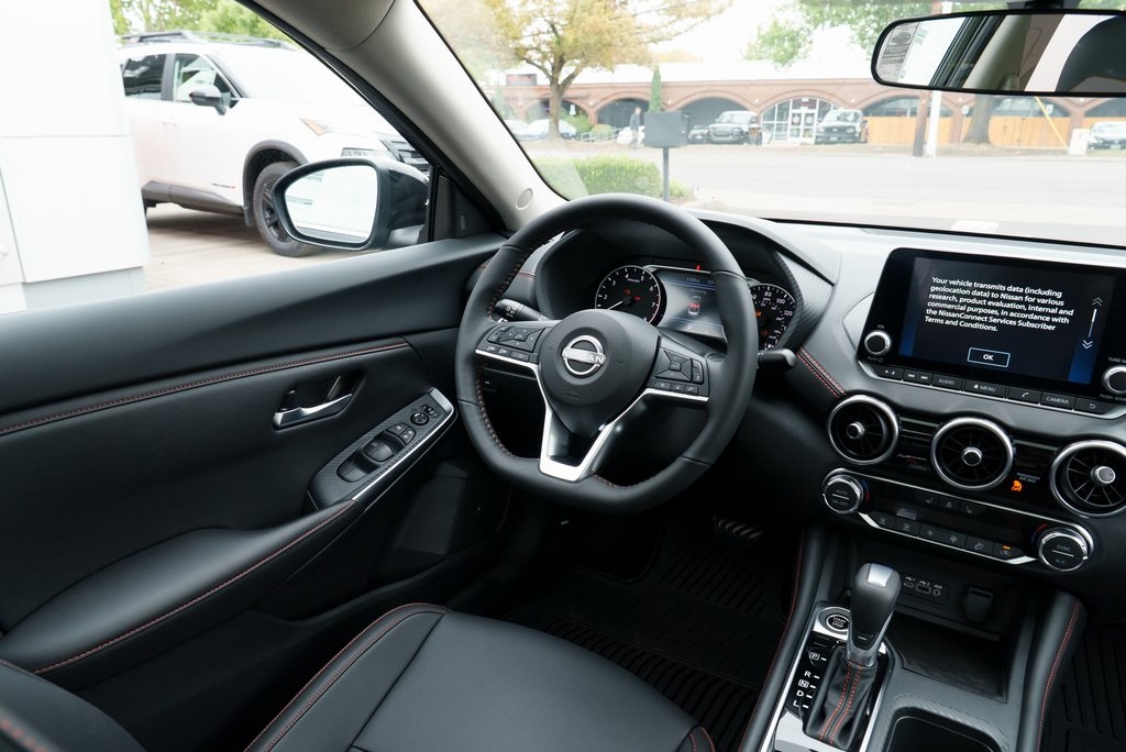 2025 Nissan Sentra SR Image 17 of 30