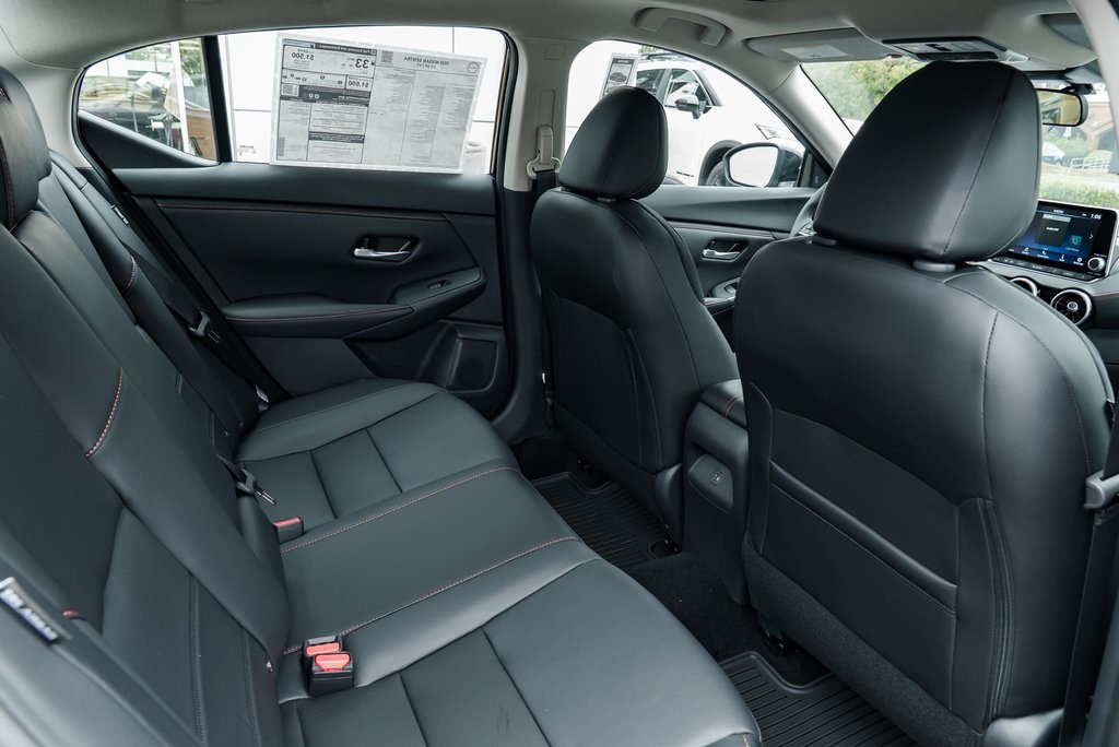 2025 Nissan Sentra SR Image 11 of 30