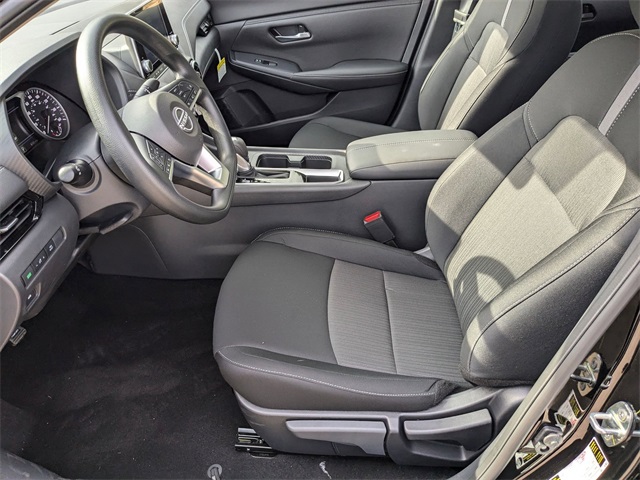 Vehicle image 15 of 28