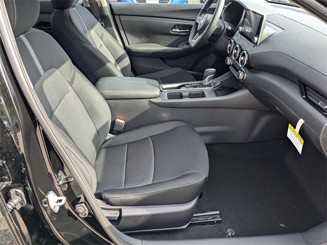 Vehicle image 14 of 28