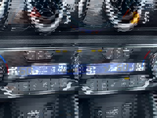 Vehicle image 21 of 28