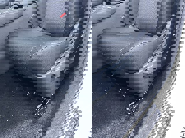 Vehicle image 14 of 28