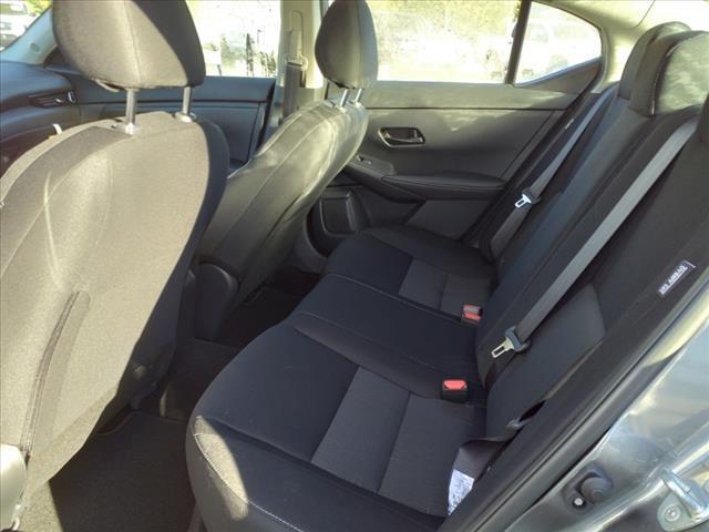 Vehicle image 7 of 14
