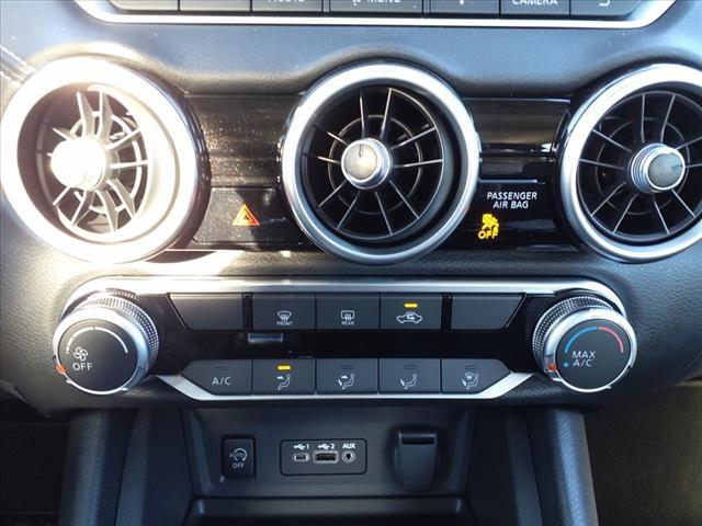 Vehicle image 12 of 14