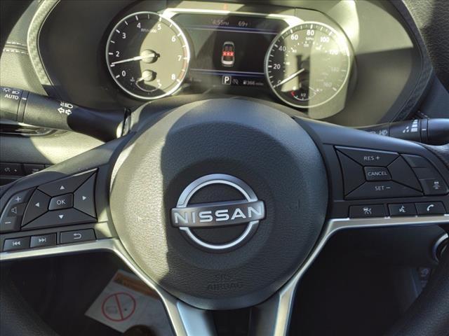 Vehicle image 10 of 14