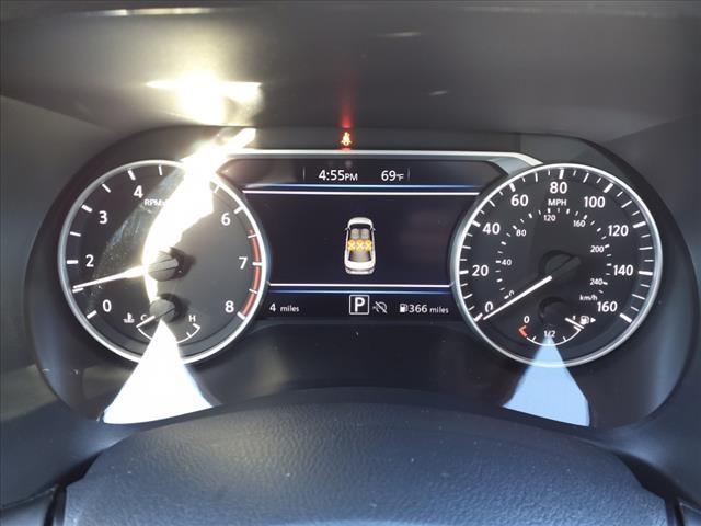Vehicle image 11 of 14