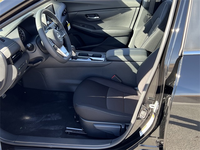 2025 Nissan Sentra SV Image 20 of 28