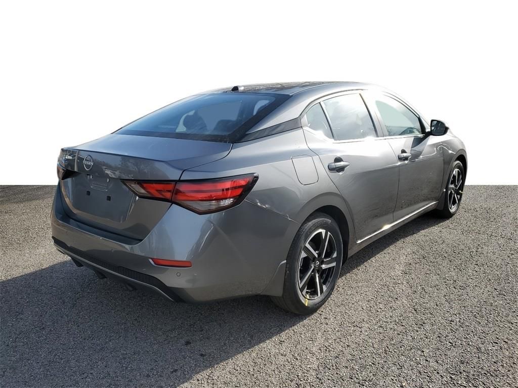 Vehicle image 3 of 9