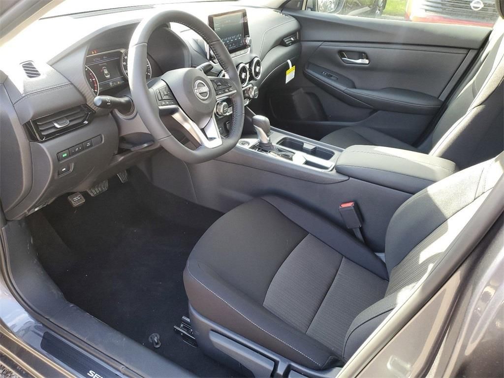 Vehicle image 9 of 9