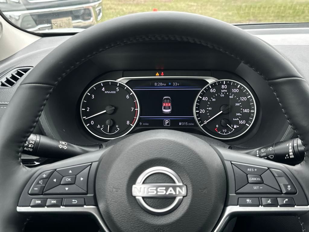 Vehicle image 18 of 33