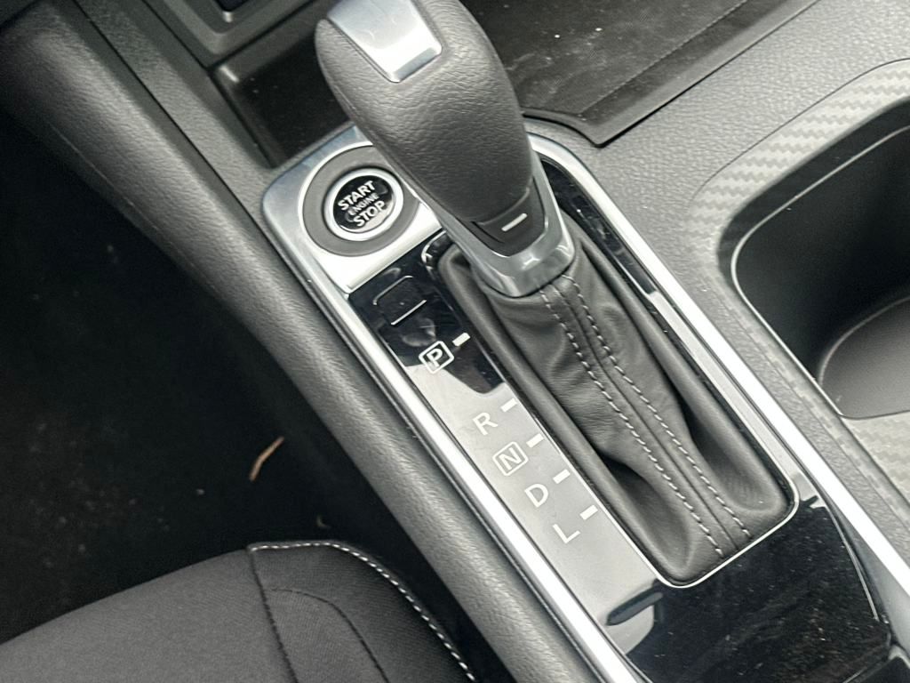 Vehicle image 23 of 33