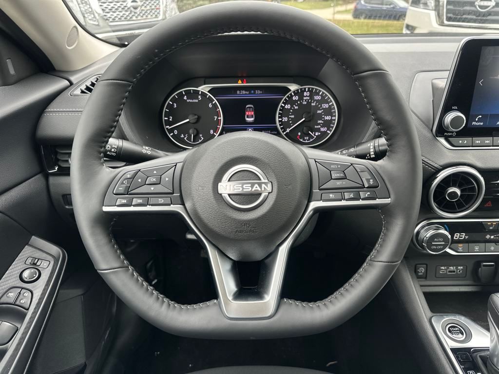 Vehicle image 17 of 33