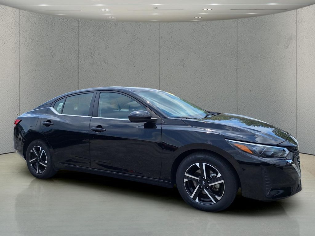 2025 Nissan Sentra SV Image 3 of 33