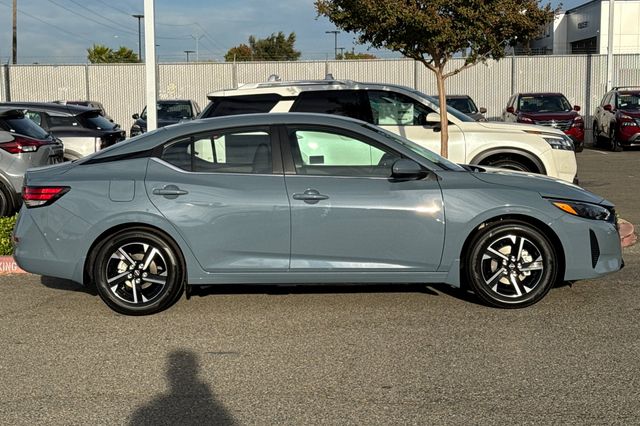 Vehicle image 4 of 20
