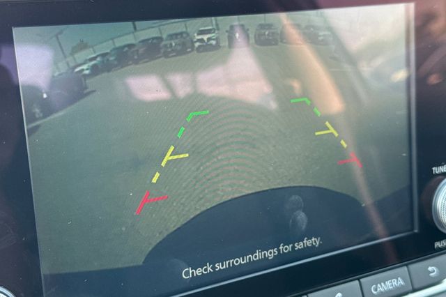 Vehicle image 11 of 26