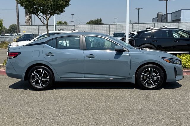 Vehicle image 5 of 26