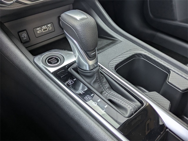 Vehicle image 23 of 29