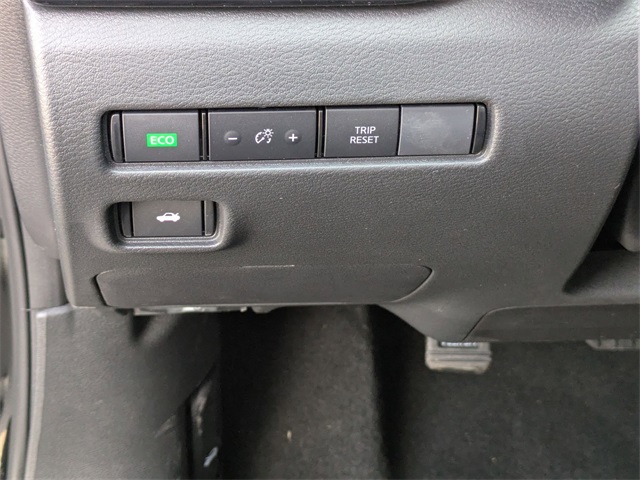 Vehicle image 28 of 29