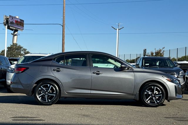 Vehicle image 4 of 20