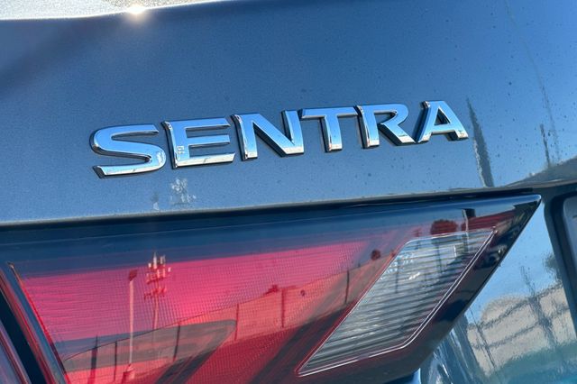 Vehicle image 18 of 20