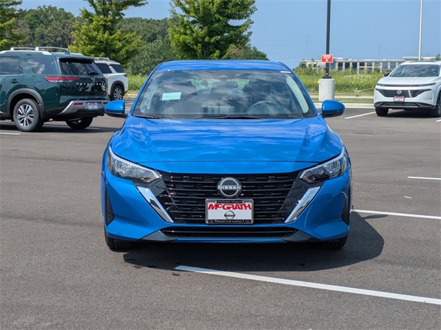 2025 Nissan Sentra SV Image 2 of 29