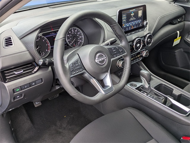 2025 Nissan Sentra SV Image 17 of 29