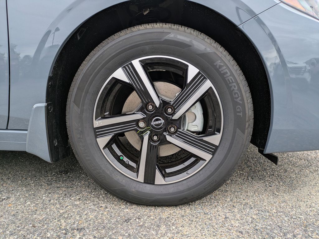 2025 Nissan Sentra SV Image 10 of 27