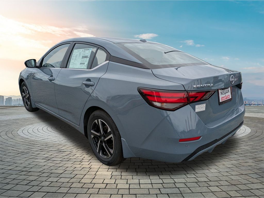2025 Nissan Sentra SV Image 8 of 27