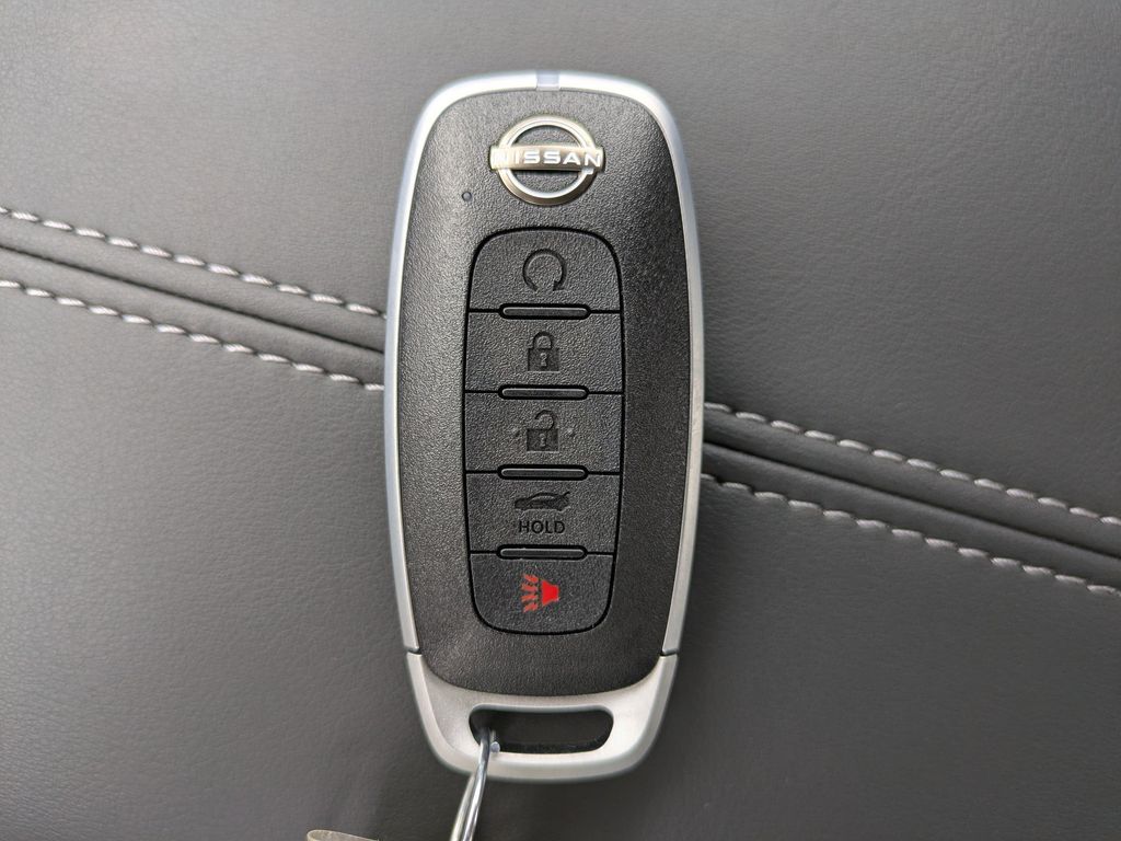 2025 Nissan Sentra SV Image 19 of 27