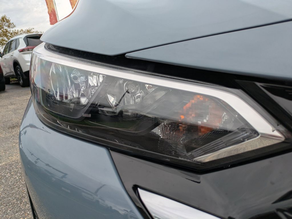 2025 Nissan Sentra SV Image 25 of 27