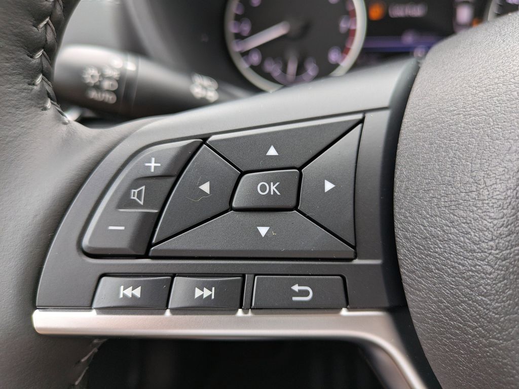 2025 Nissan Sentra SV Image 20 of 27