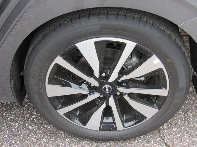 2025 Nissan Sentra SV Image 18 of 39