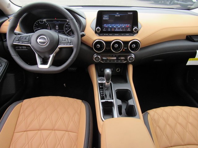 2025 Nissan Sentra SV Image 26 of 39