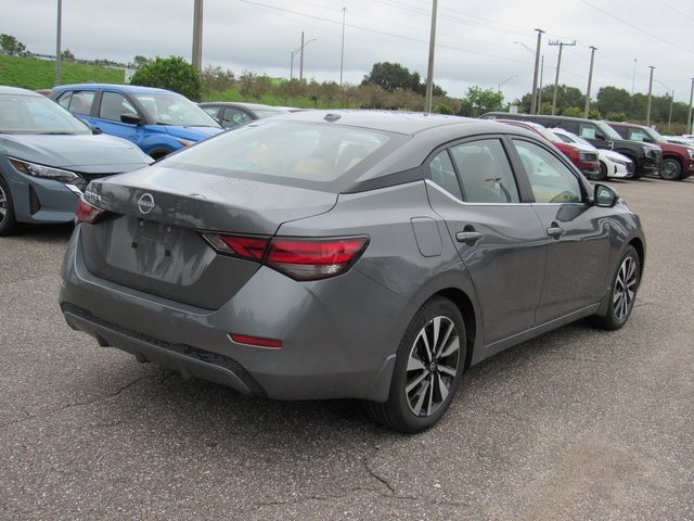 2025 Nissan Sentra SV Image 9 of 39