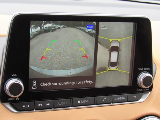 2025 Nissan Sentra SV Image 30 of 39