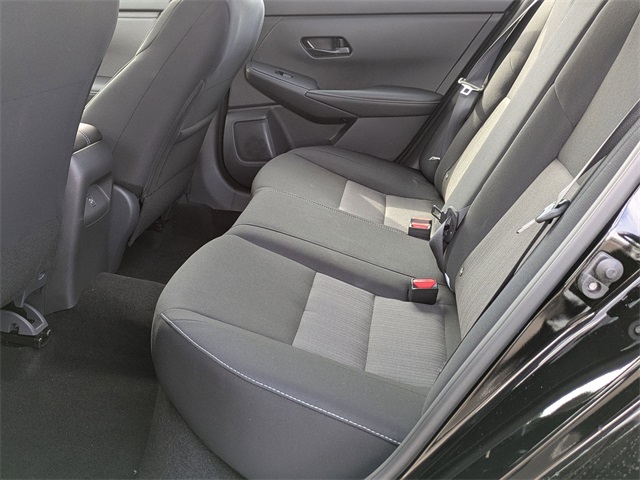 2025 Nissan Sentra SV Image 13 of 29