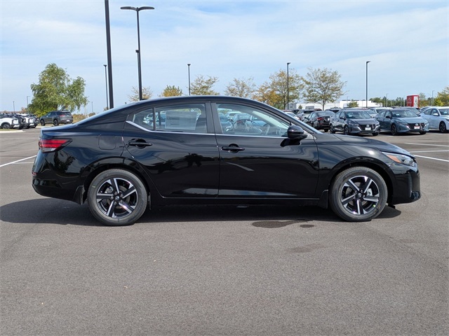 2025 Nissan Sentra SV Image 4 of 29