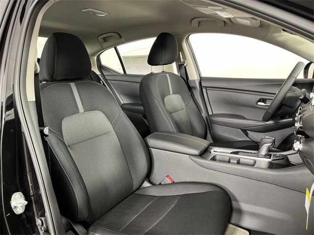 2025 Nissan Sentra SV Image 14 of 25