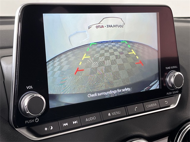 2025 Nissan Sentra SV Image 18 of 25