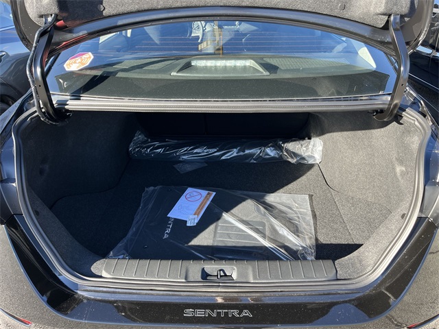 2025 Nissan Sentra SV Image 12 of 25