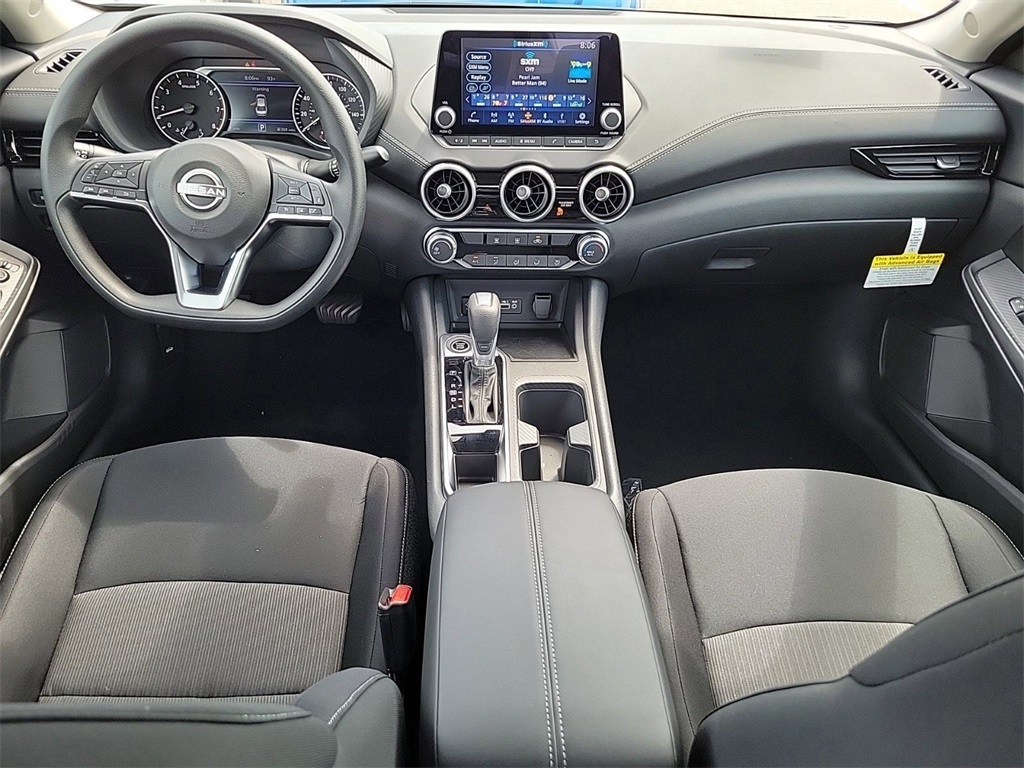 Vehicle image 4 of 10