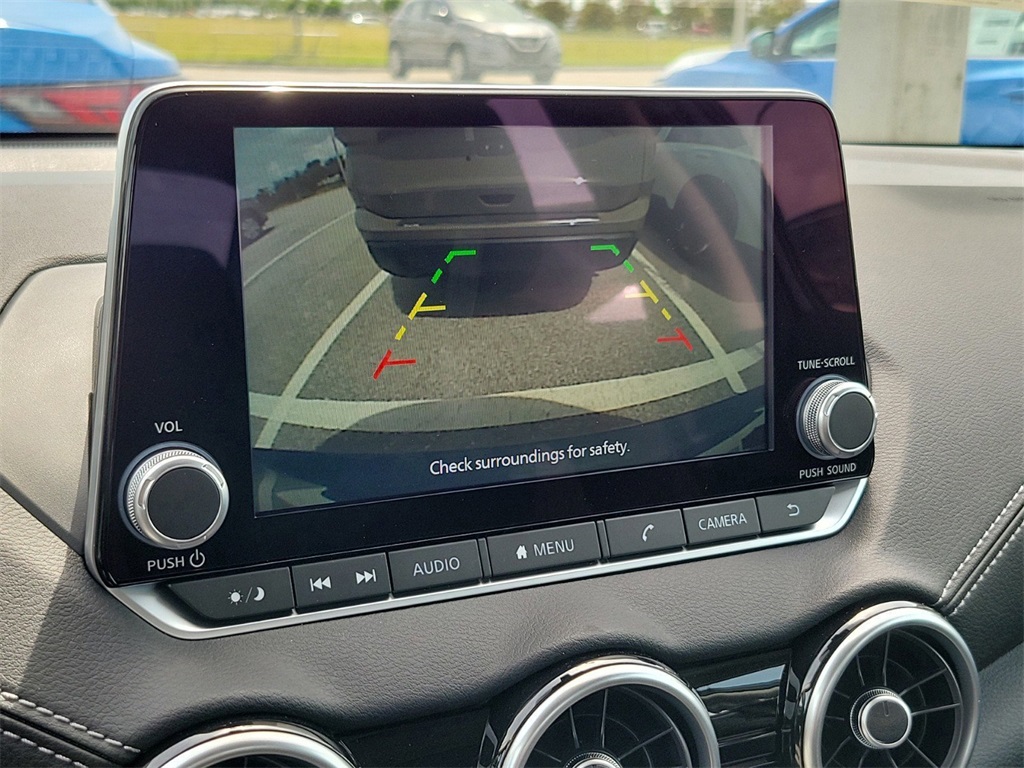 Vehicle image 9 of 10