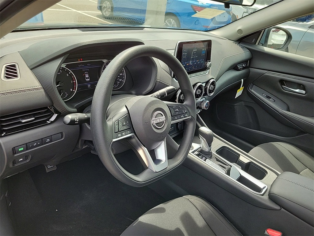 Vehicle image 6 of 10